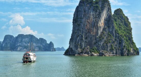 Ha Long Bay (Vietnam)